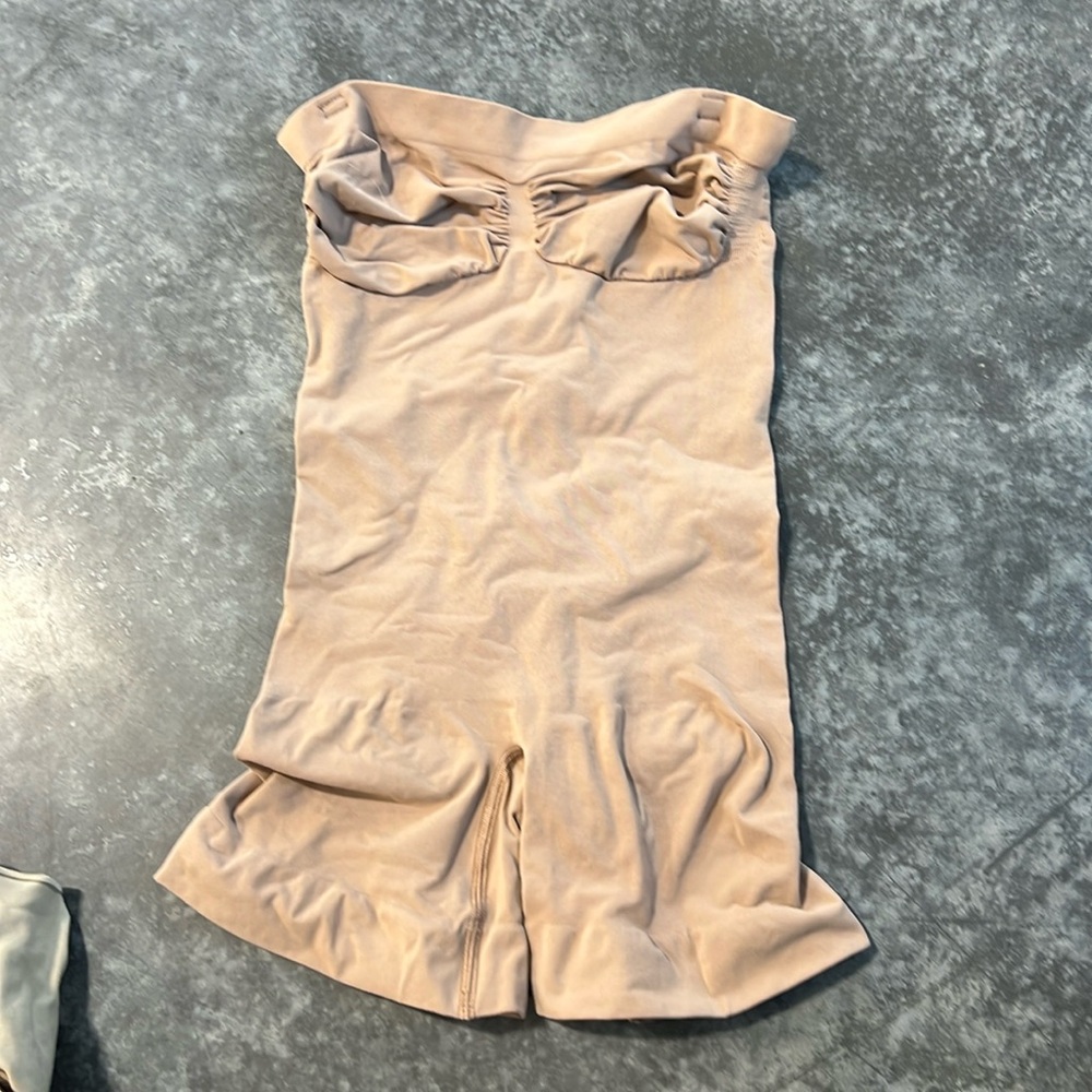 SKIMS Shapewear NWT